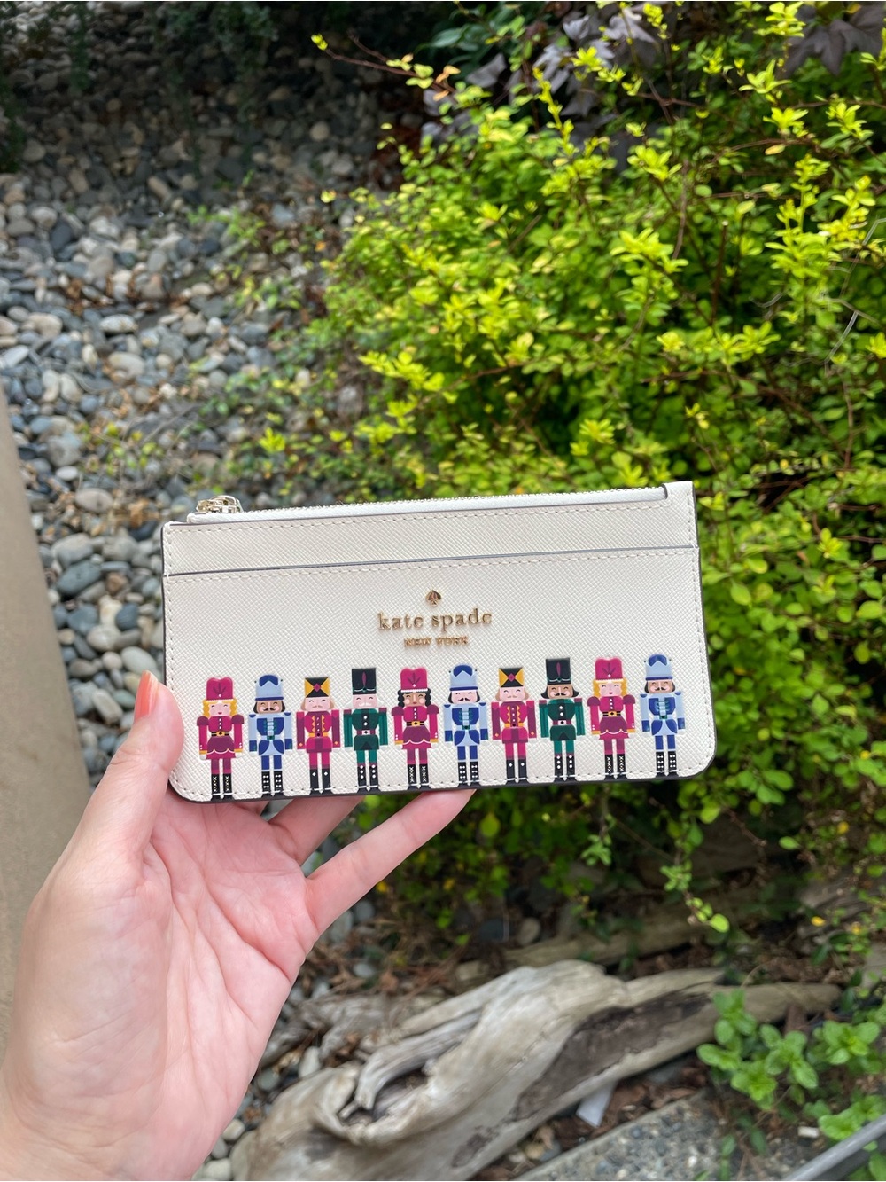 kate spade ivory nutcracker print zip cardholder